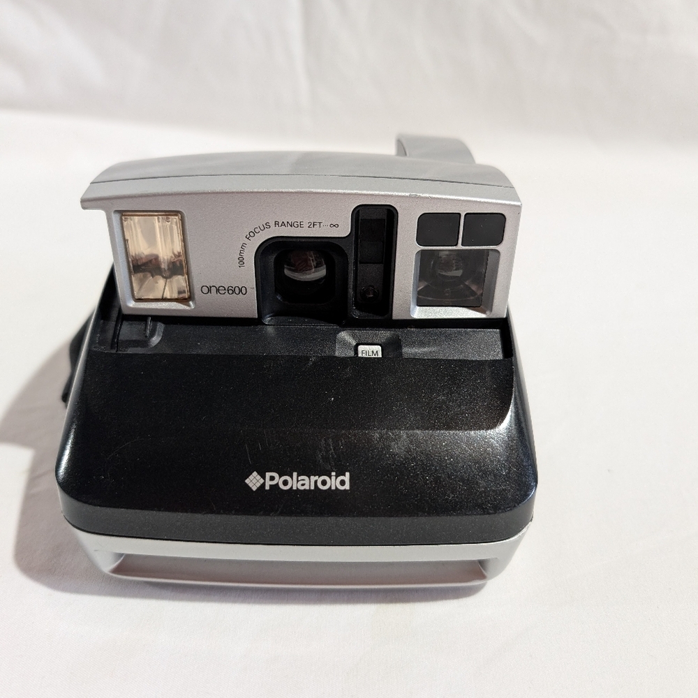 Vtg Polaroid One600 Instant Film Camera With Strap & Case Untested No Film